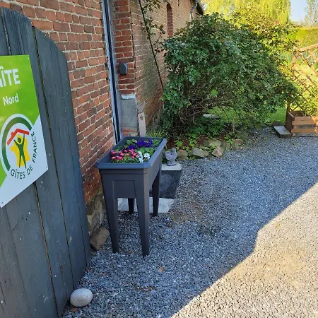 Studio Bienvenue Du Cote De Chez Nous Avec Jardin Privatif Wignehies Exterior photo